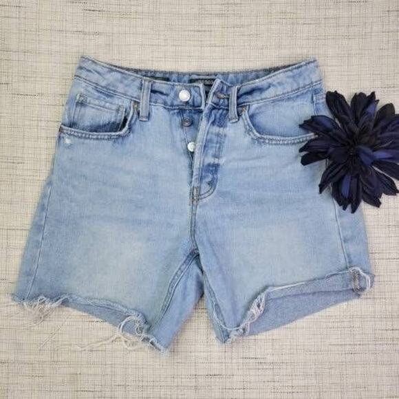 Wild Fable High Rise Button Fly Bermuda Shorts Light Wash‎ Size 0 - Picture 1 of 5
